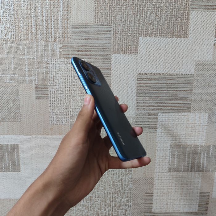 Honor X7a Plus ideal holatda srochni sotiladi