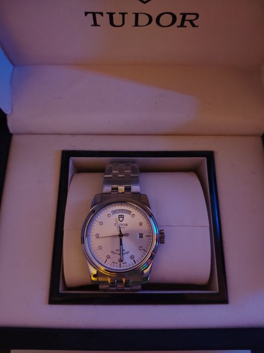 Tudor glamour day date