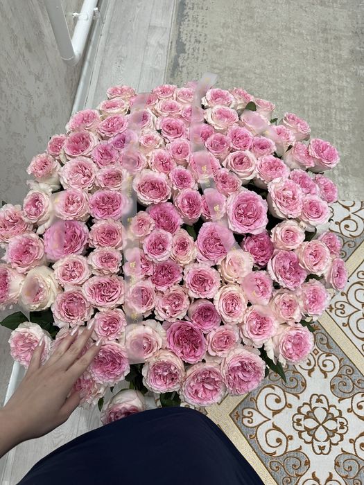 Гул,корзинада коробка,букет