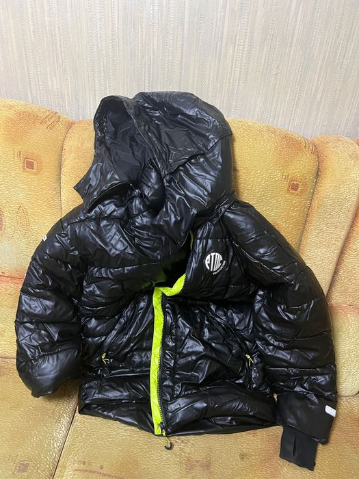 Продам женские зимние куртки