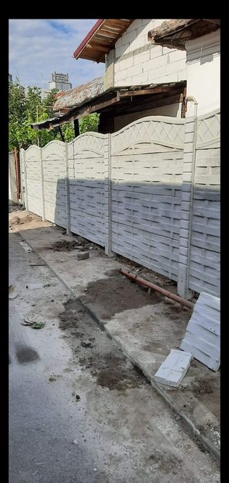 Executam garduri din plăci de beton