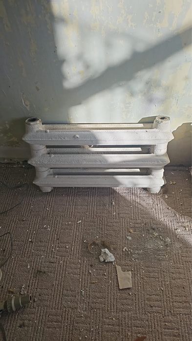 Чугунные батареи по три секции