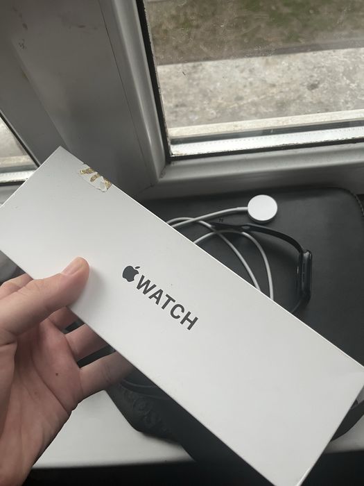 Смарт-часы Apple Watch SE