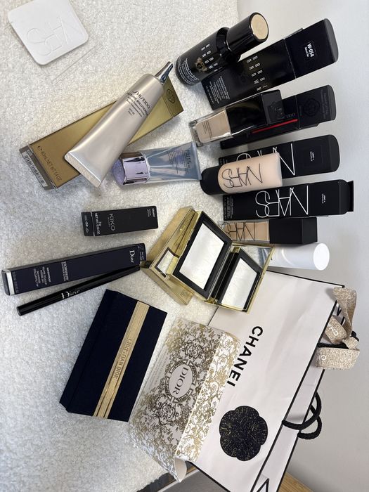 dior , Nars , gucci , dolce gabanna  , Shiseido , Estee Lauder ръж