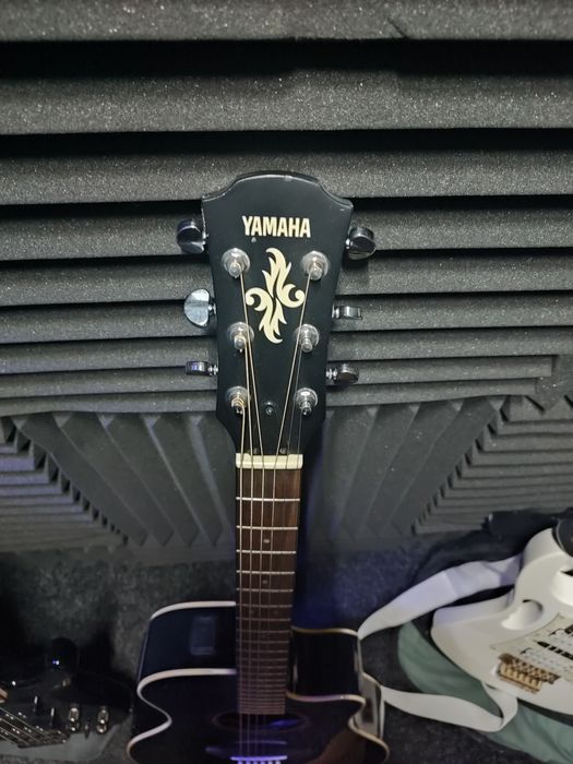 Электроакустическая гитара Yamaha