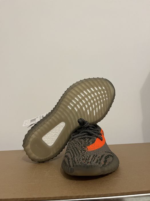 papuci yezzy.