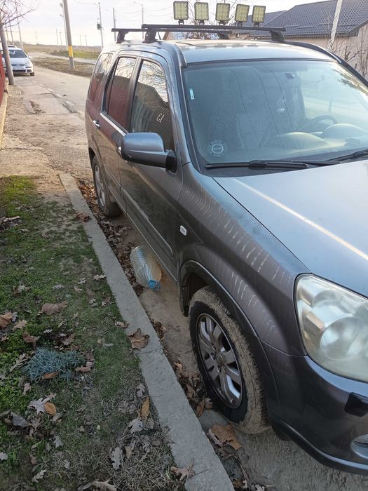 Vând honda cr-v an 2005 motor 2.2 diesel