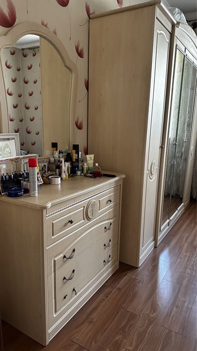 Спальный гарнитур