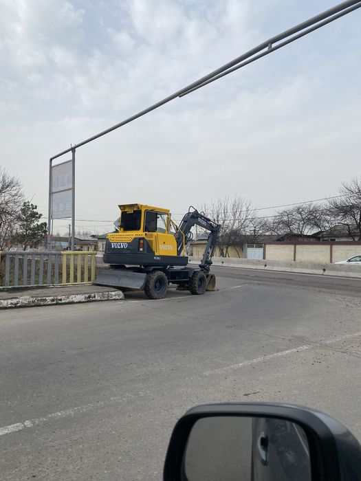 Ekskavator sotiladi VOLVO 55 min