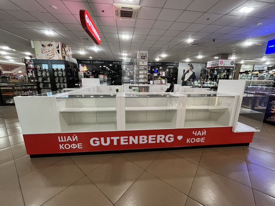 Продам витрины (островок 13,86м2)