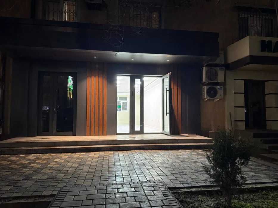 Сдаётся помещение Буюк Ипак Йули 121кв.м под офис\магазин