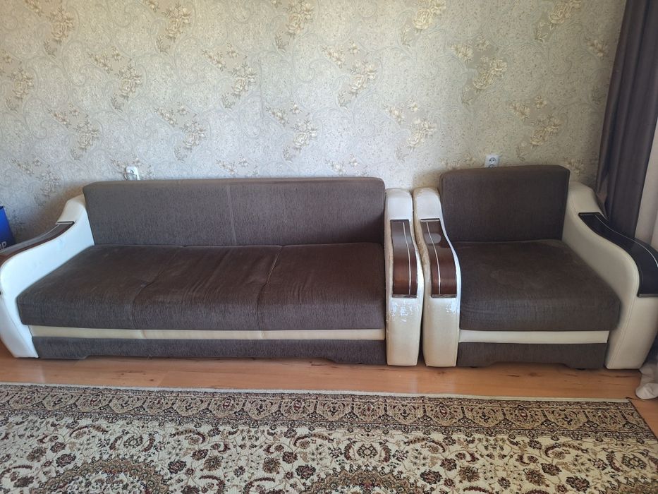 Продам диван с креслой