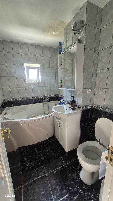 Moldovei apartament 3 camere etajul I cu garaj sub bloc