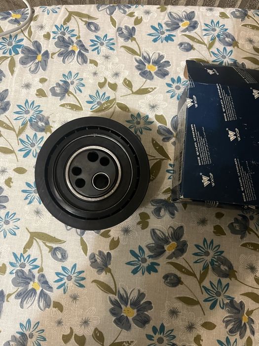 Ролик натяжитель грм ауди в4