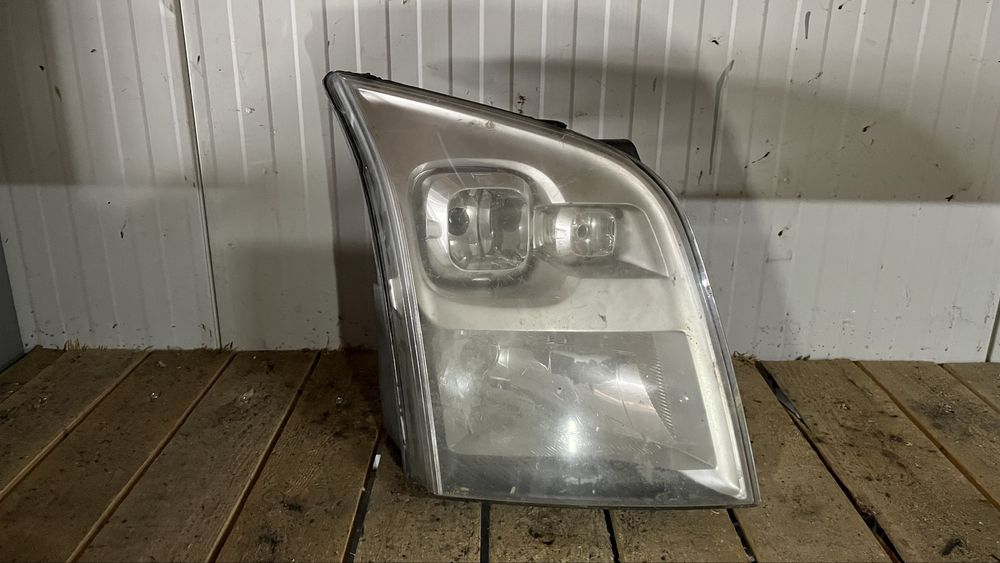 Ляв и десен Фар Ford Transit