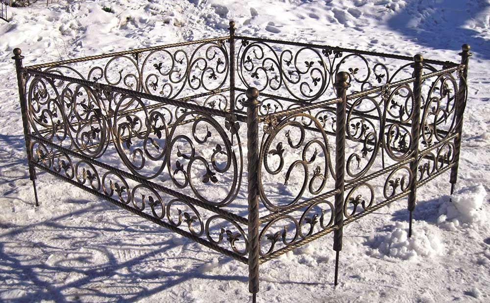 Могильные оградки