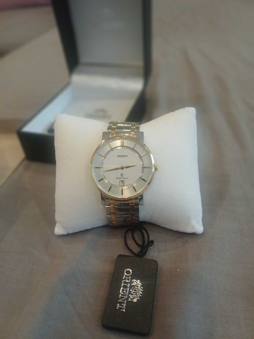 Продавам часовник orient