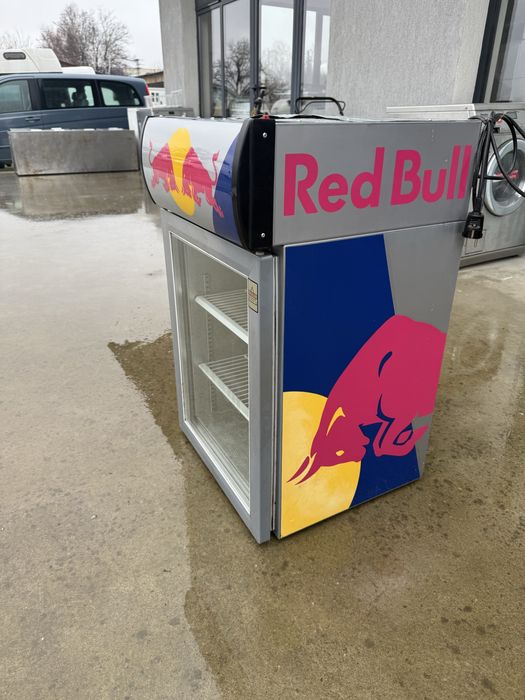 Малка хладилна витрина с вентилатор