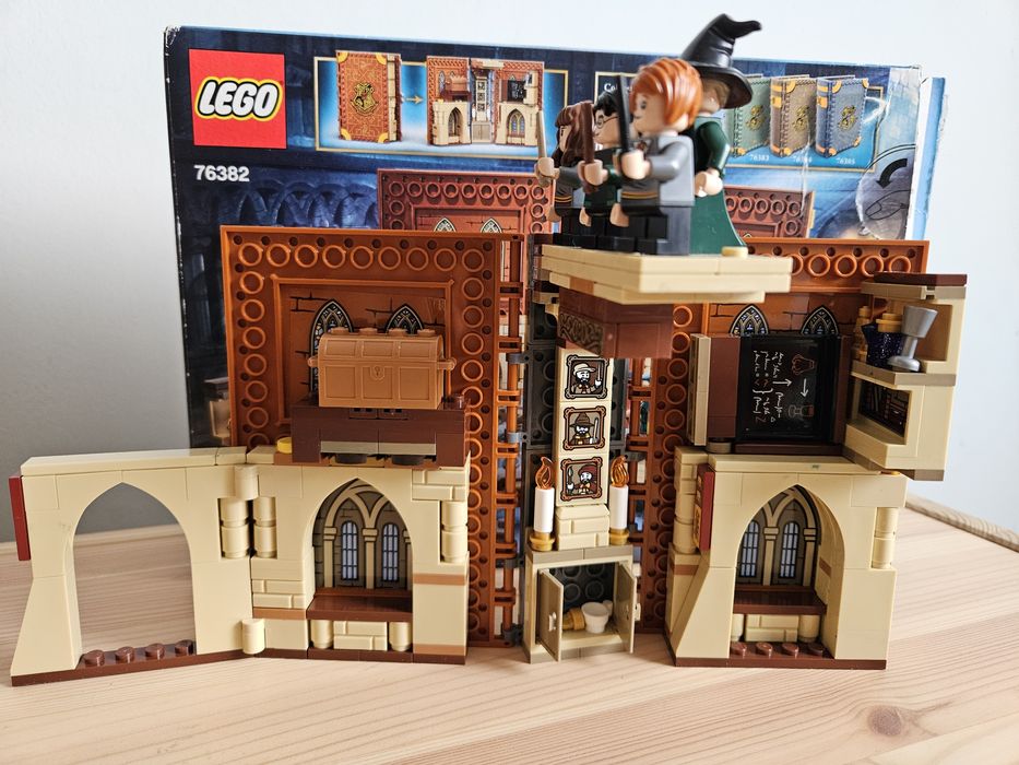 Конструктор LEGO Harry Potter Момент в Hogwarts: час по трансфигурация