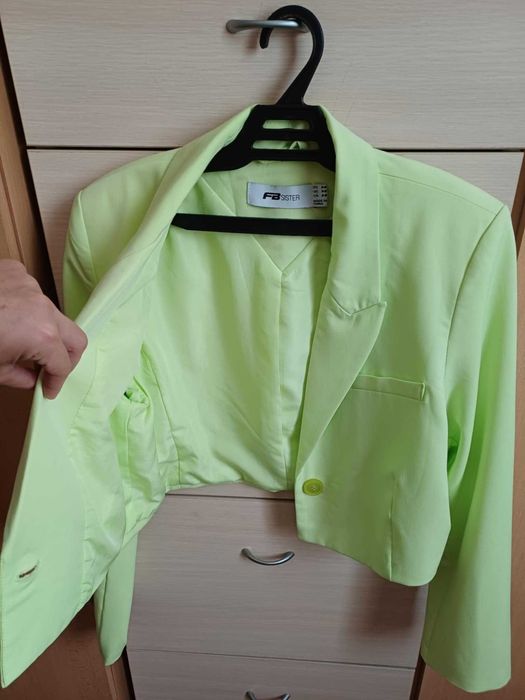 Късо, кропнато сако FB Sister, размер М