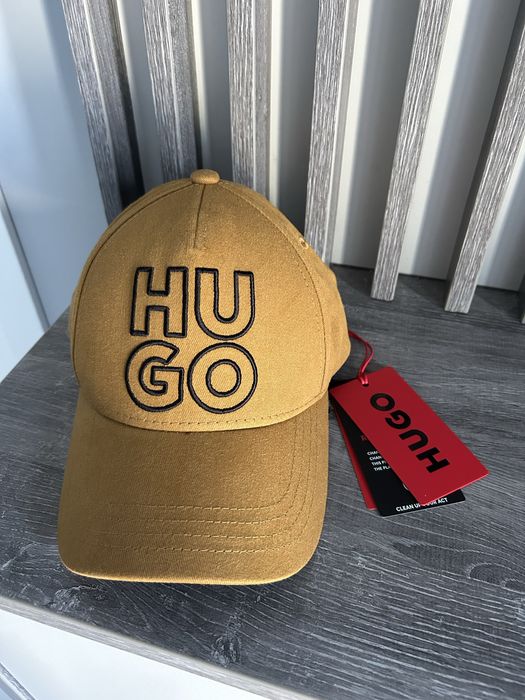 Sapca HUGO, noua cu eticheta
