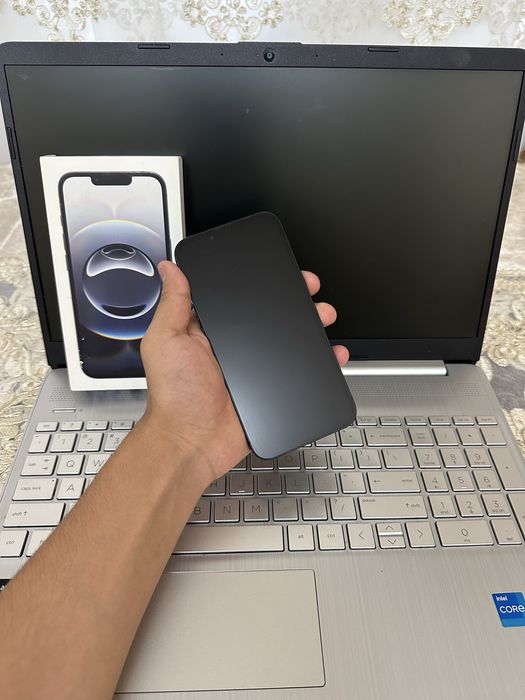 Iphone 16 E.   .