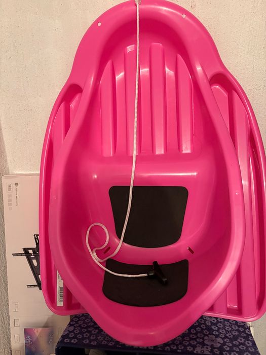 Нова детска шейна в розово