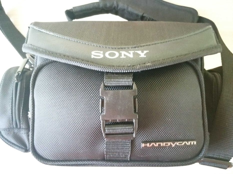 Продава камера  SONY мoдел DCR-DVD203E