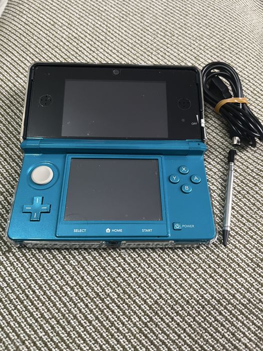 3DS modat cu card de 64 GB
