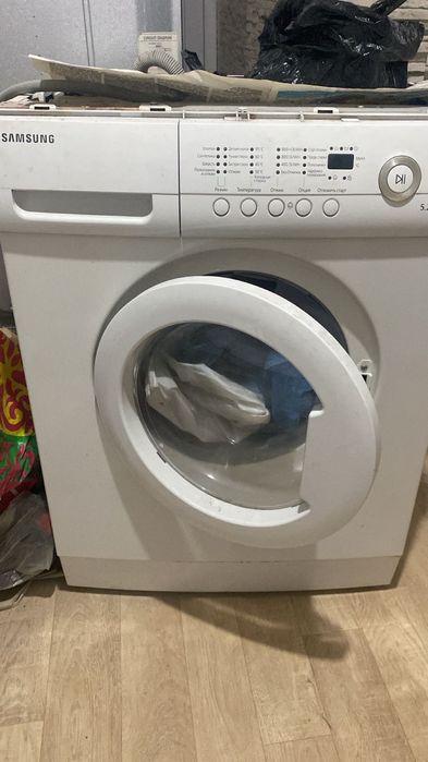 Продам машинку стиральную на запчасти