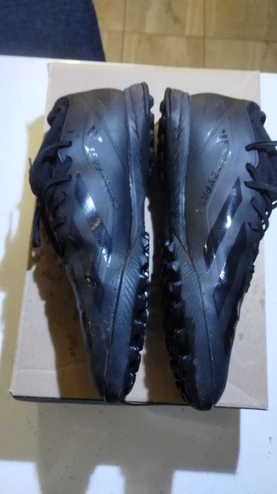 Футболни обувки стоножки Adidas X Crazyfast.