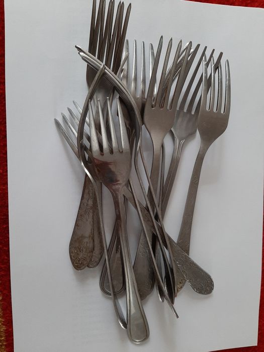 Столовые приборы.