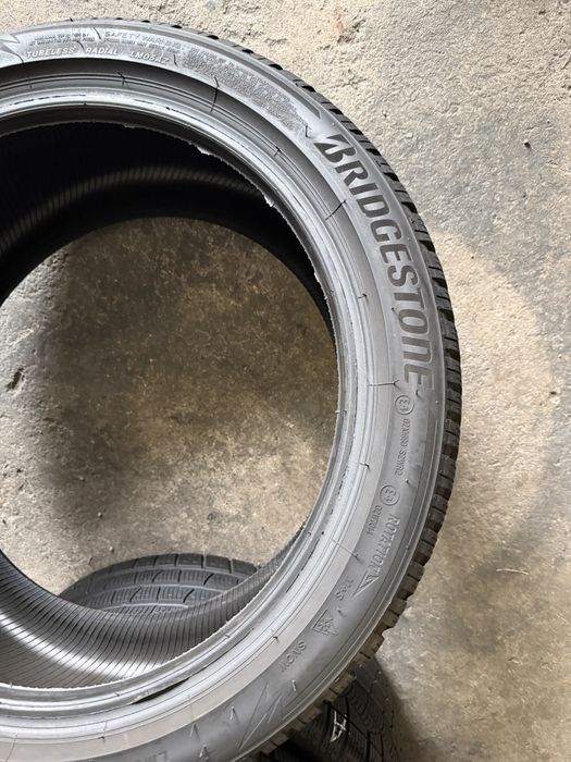 2 anvelope iarna 245/40/18 , Bridgestone , 6.5 mm !