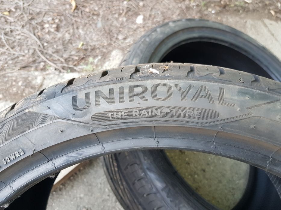 255/35/19 uniroyal