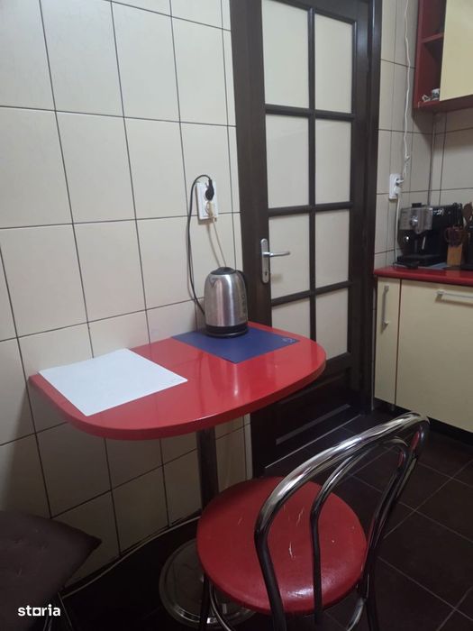 Apartament 3 camere, etaj 1/10, str. Toporasi, Sector 5, balcon, lift