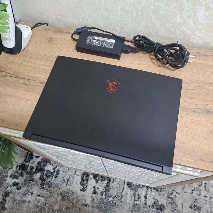 Core i5 - 10500H / Nvidia GeForce GTX 1650 - 4 gb/ ОЗУ 8 gb/ SSD 256 g