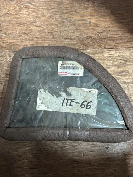 Стекло форточки тойота авенсис 2000 год