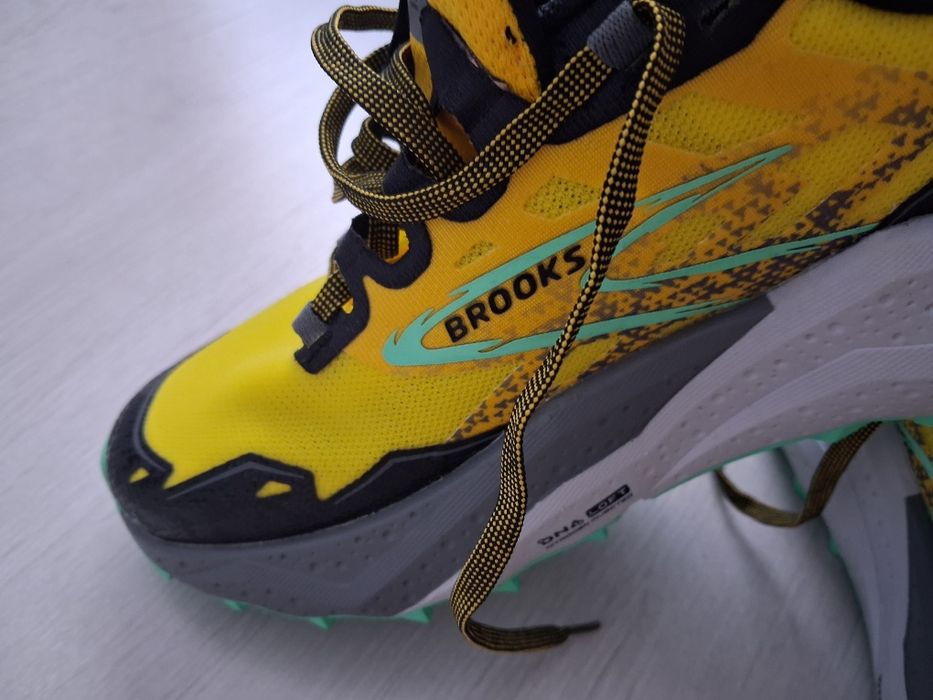 Vând Adidas  Brooks Caldera nr 42.5 Noi fără eticheta Barbati