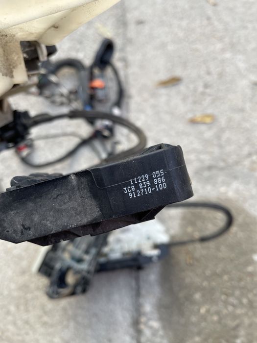 Broasca usa stanga / dreapta Fata spate Volkswagen passat CC maner usa