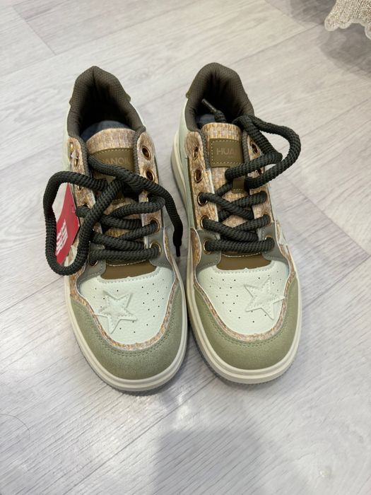 Продам новые кроссовки универсальные 42 размер