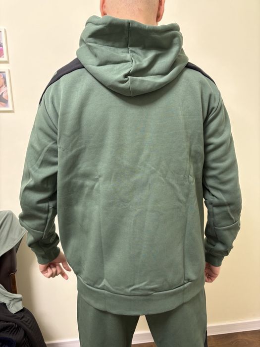 Горнище Adidas ново