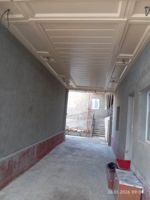 Дом вдоль речки зах