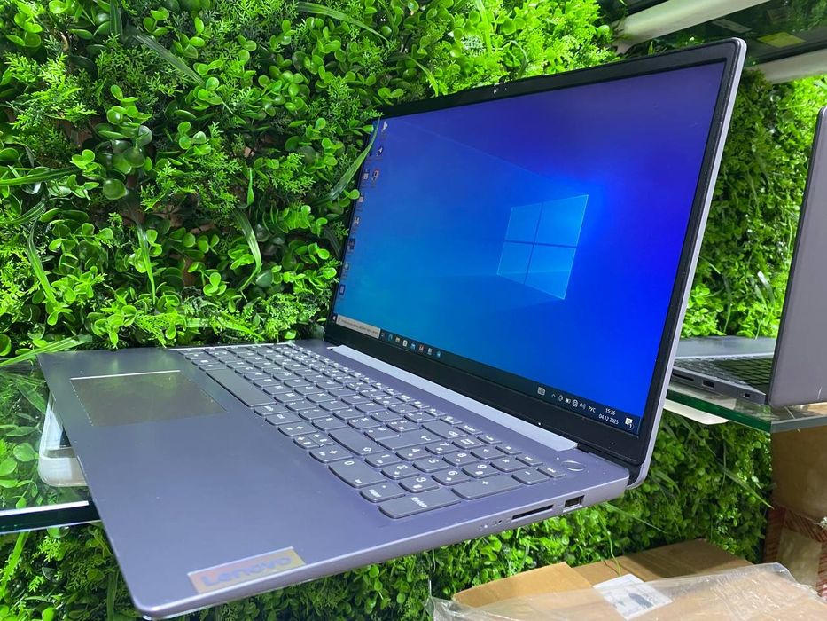 Lenovo core i3-1115G4 ddr4 4/256 SSD holati zor