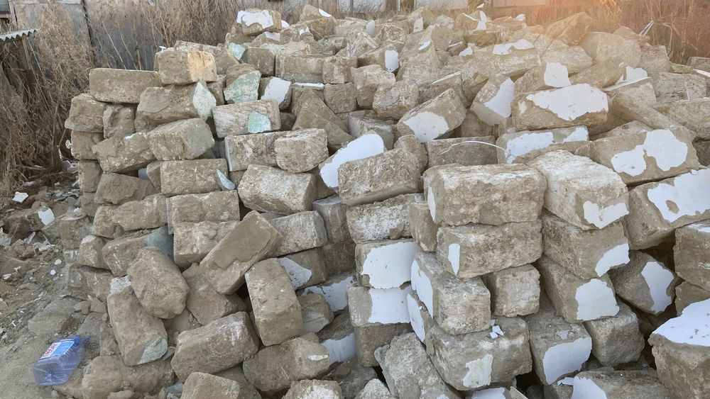 Ақ тас б/у үйден түскен