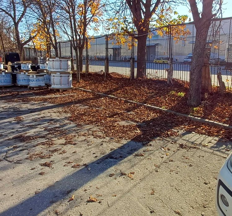 Почистване на сезонен листопад и растителни отпадъци