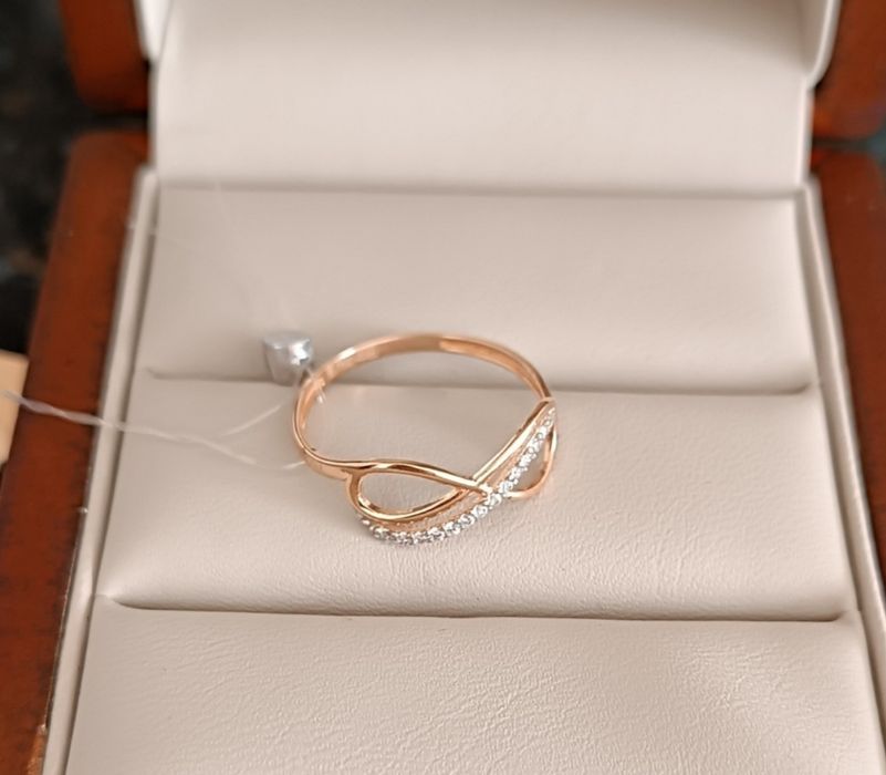 Кольцо золотое новое