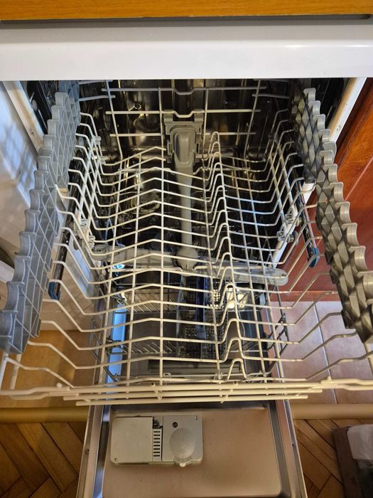 Съдомиялна машина свободностояща BEKO