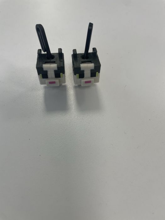 Киндер джой манйкрафт фигурки кошек,обмен есть