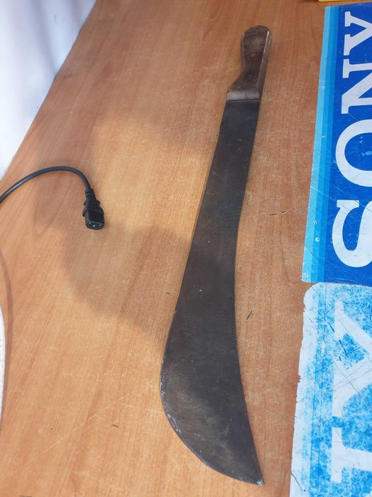 Maceta autentica cu maner de lemn