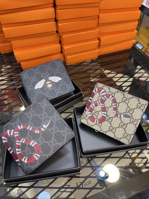 Портмоне Gucci .Louis vuitton